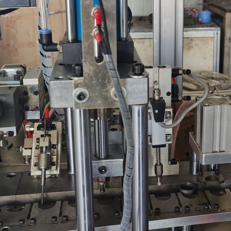 KTR自復(fù)位式直線位移傳感器用于油封自動(dòng)化測(cè)量